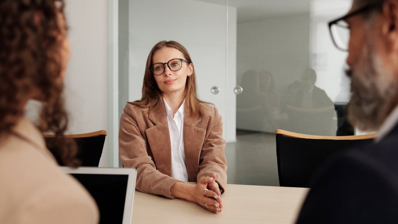 ¿Cómo crear evaluaciones de desempeño empresarial?