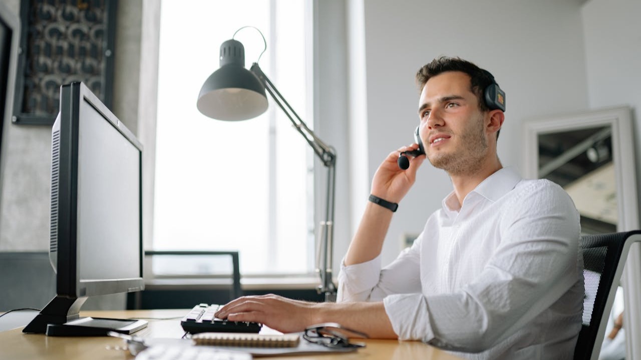 ¿Qué es un sistema de tickets y cómo pueden mejorar la comunicación con tus clientes?