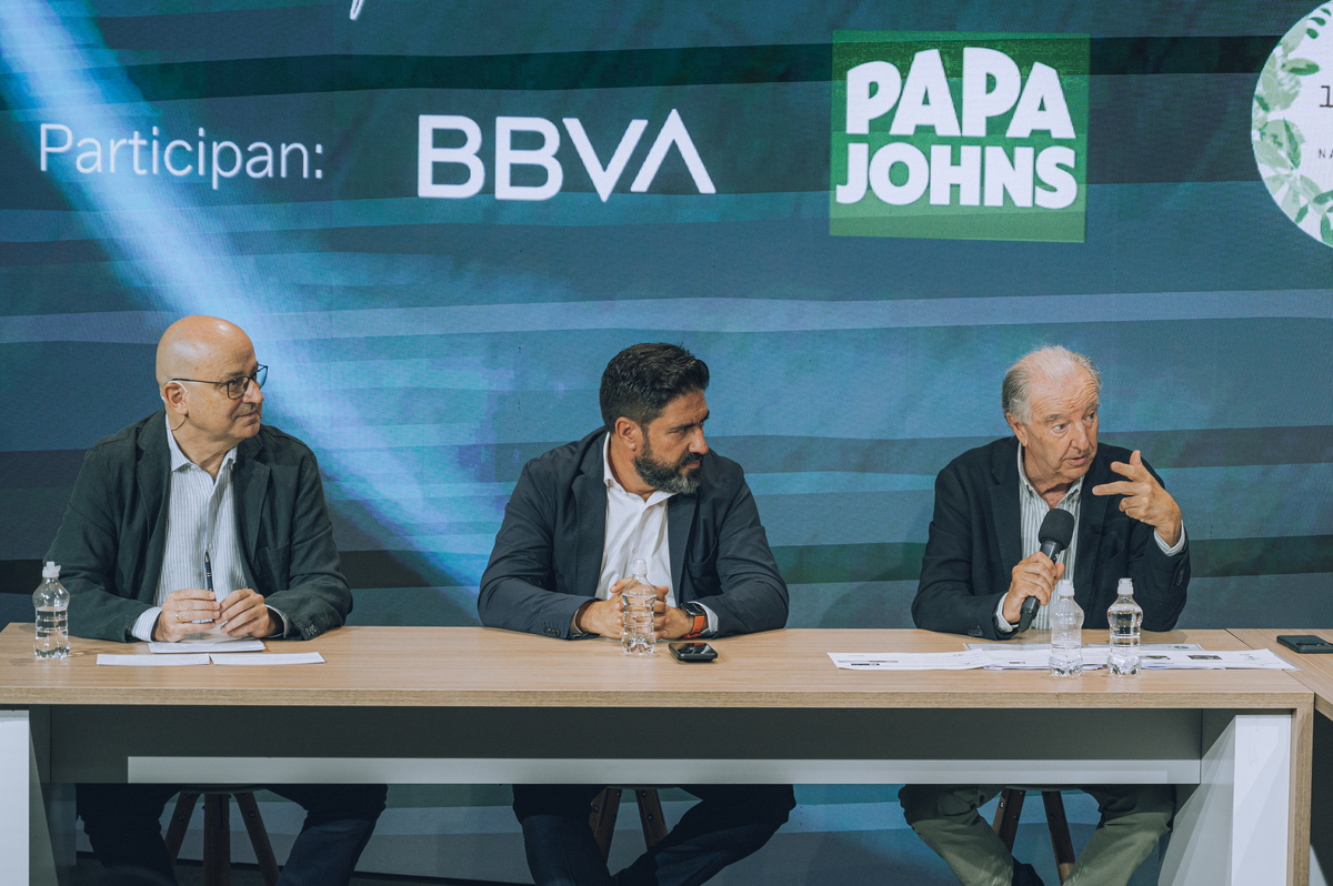 Participantes en mesa redonda FIStories que inspiran