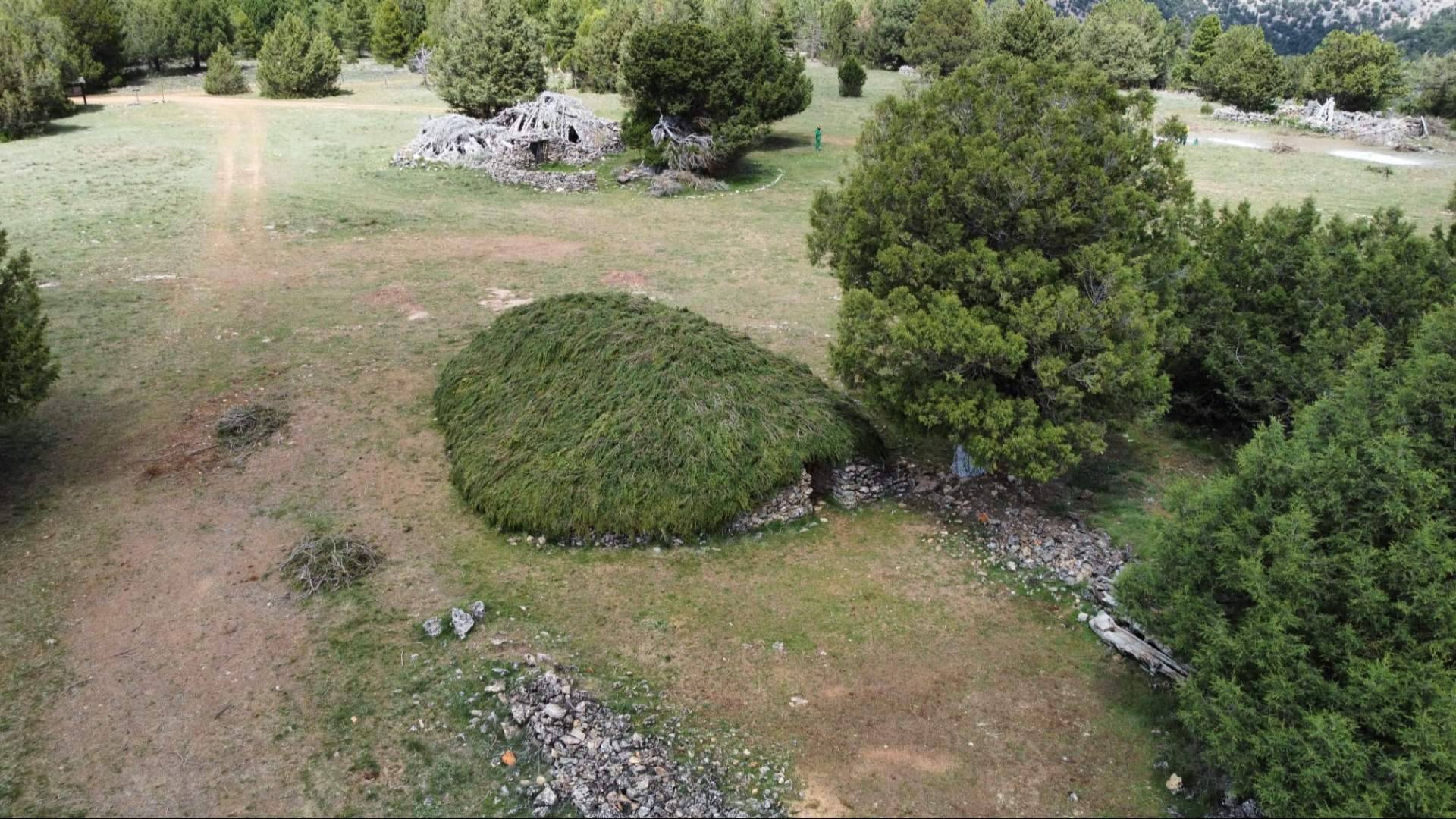 El Alto Tajo recupera sus chozones sabineros para preservar su memoria pastoril y reforzar su atractivo turístico