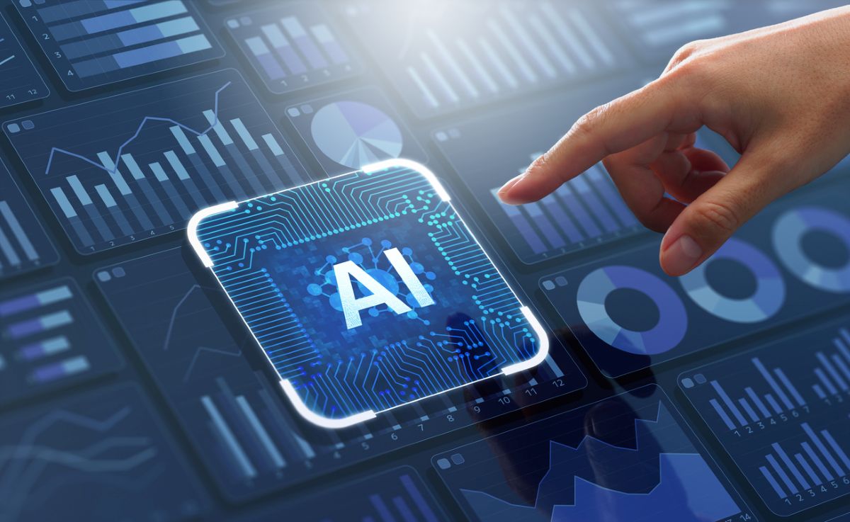 Mano de mujer a punto de presionar un panel donde aparece un icono de inteligencia artificial, con varios gráficos de fondo.