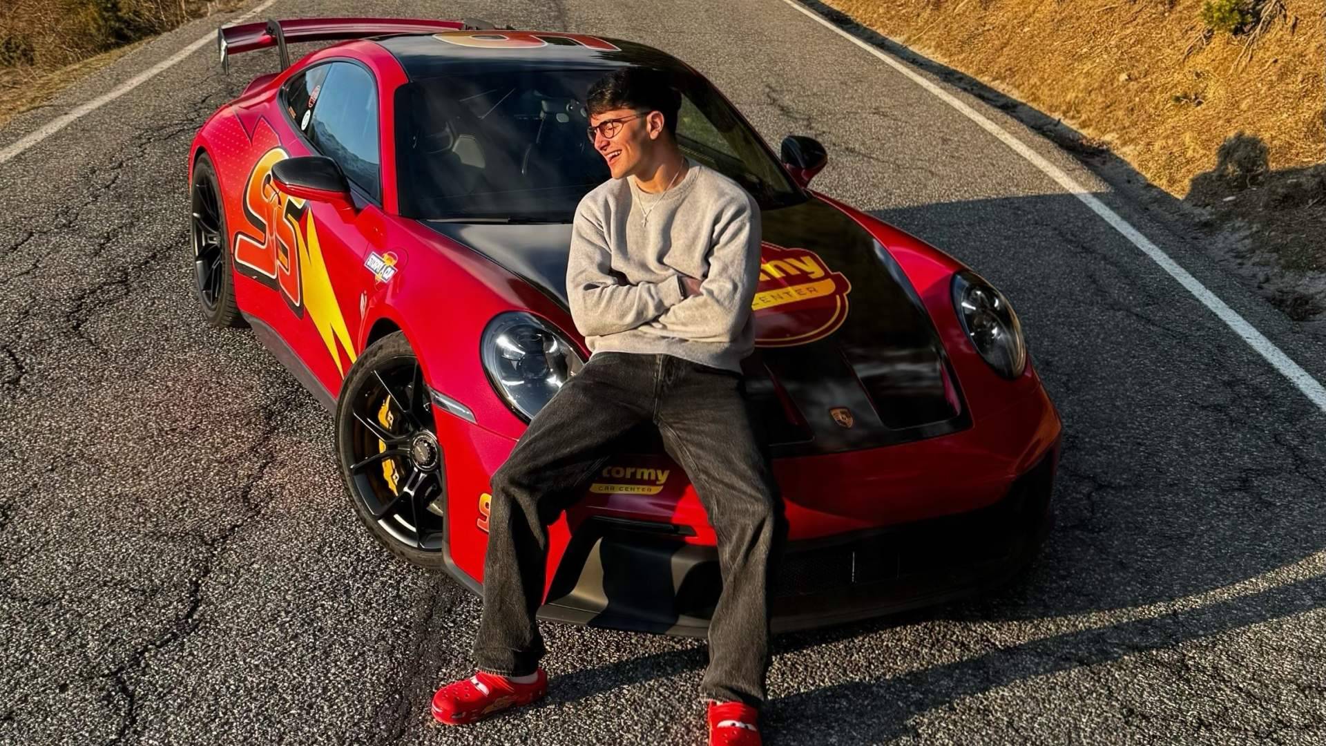 Spectral Club nació para compartir una pasión por los superdeportivos y acabó creando vínculos más allá del motor