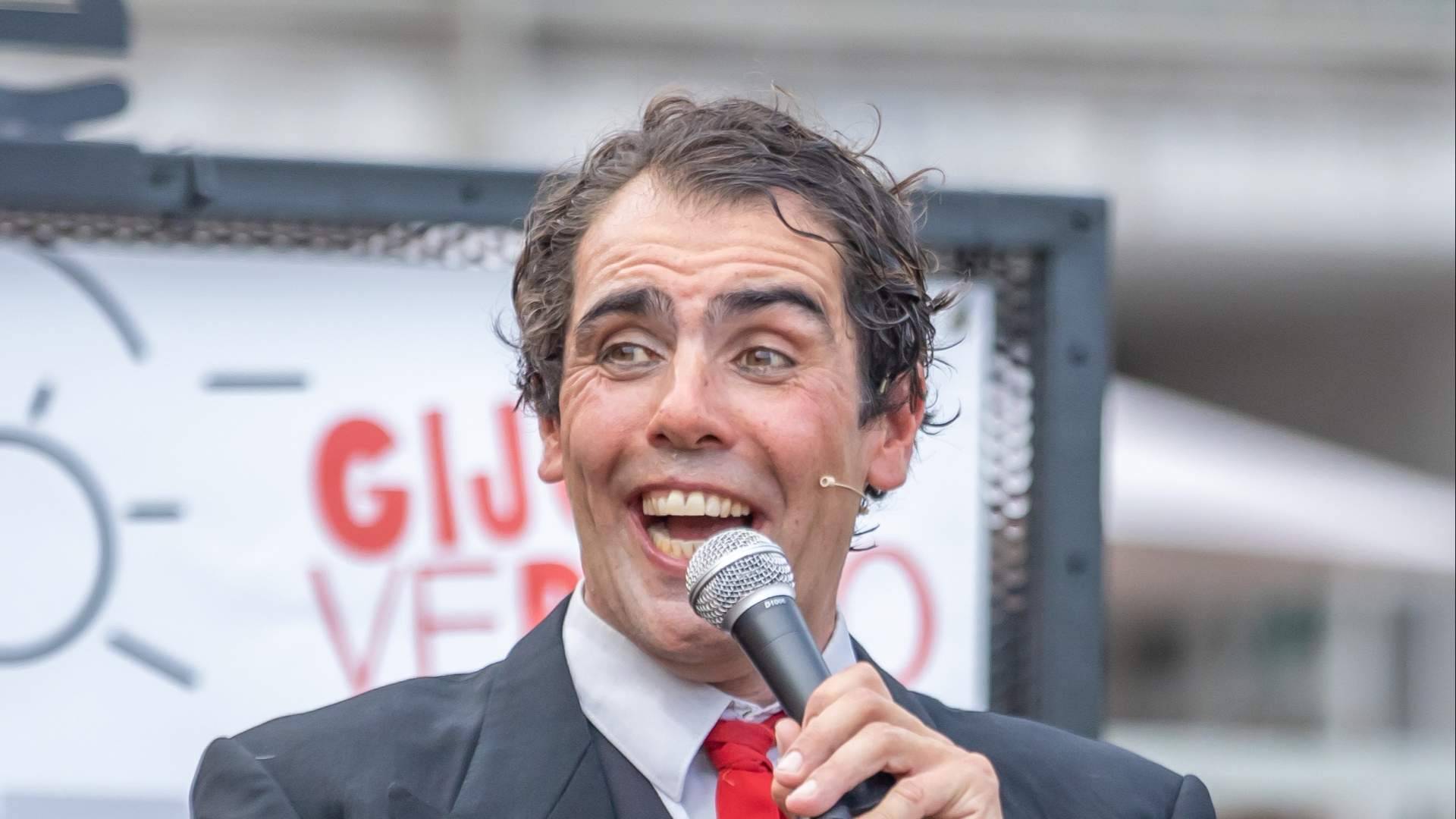 Del teatro de calle al escenario; cuando aprender a emocionar empieza en una plaza