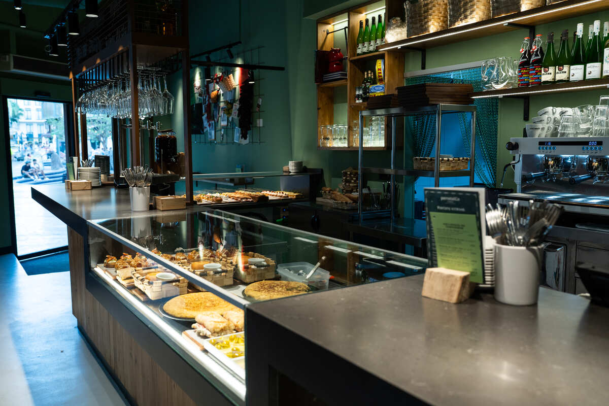 Interior de la franquicia Perretxico en Málaga